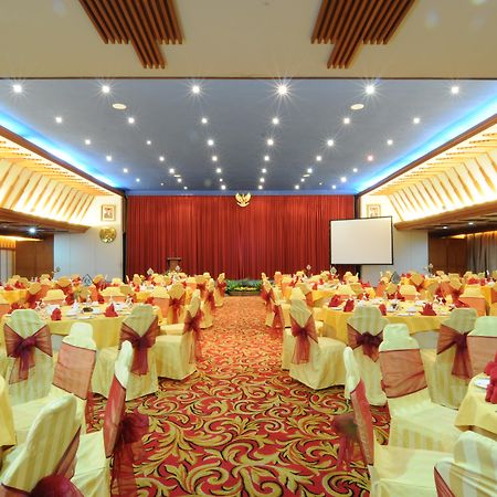 Hotel Savoy Homann Бандунг Екстер'єр фото