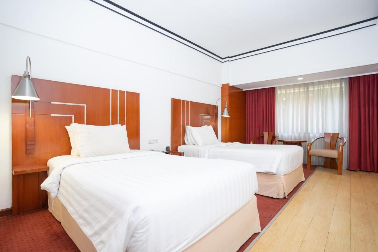 Hotel Savoy Homann Бандунг Екстер'єр фото