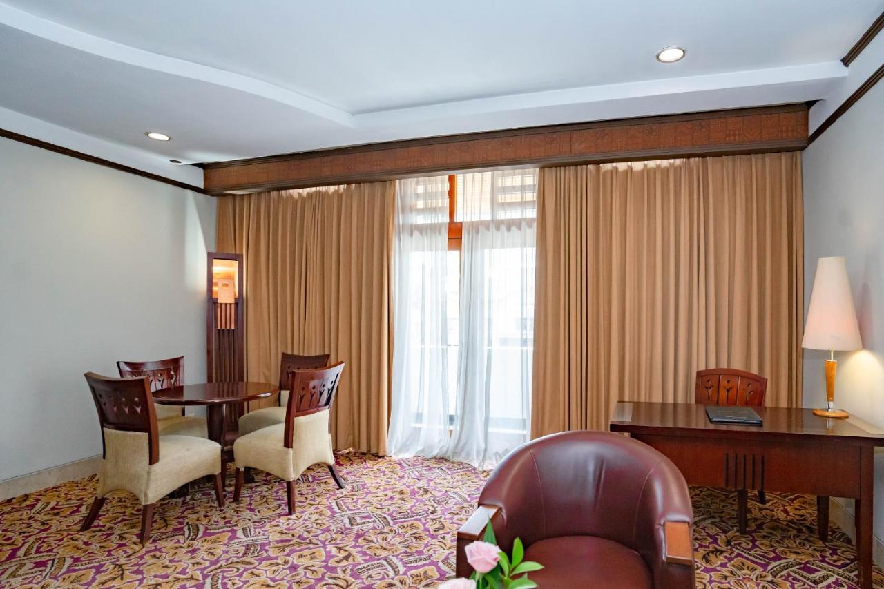 Hotel Savoy Homann Бандунг Екстер'єр фото